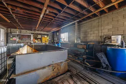 2455 E 52nd Street, Vernon, CA 90058 - Photo 32