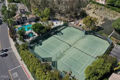 925 Calle Del Pacifico, Glendale, CA 91208 - Photo 32