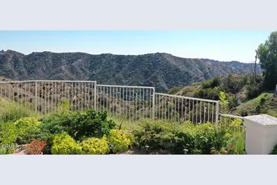 925 Calle Del Pacifico, Glendale, CA 91208 - Photo 38