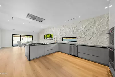 14145 Weddington Street, Sherman Oaks, CA 91401 - Photo 12