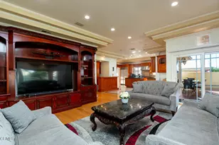 1075 E Tujunga Ave, Burbank, CA 91501 - Photo 16