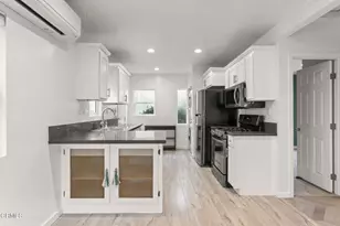 1047 E Brenner Pl, Long Beach, CA 90813 - Photo 8