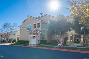 27285 Blue Spruce Pl, Valencia, CA 91354 - Photo 4