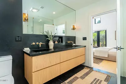 2950 Oak Glen Road, Glendale, CA 91208 - Photo 32