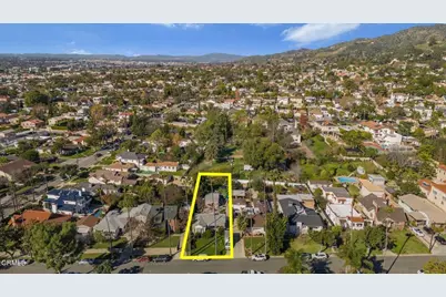 1023 E Elmwood Avenue, Burbank, CA 91501 - Photo 14