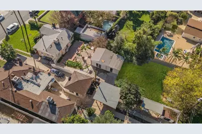 1023 E Elmwood Avenue, Burbank, CA 91501 - Photo 12