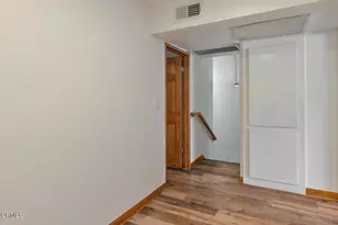 243 Rosemont Ave, Pasadena, CA 91103 - Photo 20