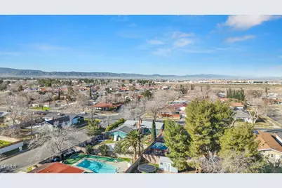 45011 Lorimer Avenue, Lancaster, CA 93534 - Photo 2