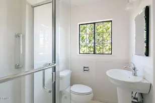 136 S Arden Blvd, Los Angeles, CA 90004 - Photo 52