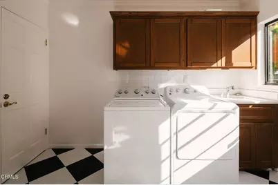 136 S Arden Boulevard, Los Angeles, CA 90004 - Photo 38