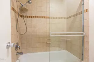 360 S Euclid Ave, Pasadena, CA 91101 - Photo 10