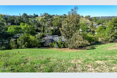 4845 N Calderon Road, Woodland Hills, CA 91364 - Photo 18