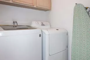 202 S Holliston Ave, Pasadena, CA 91106 - Photo 42