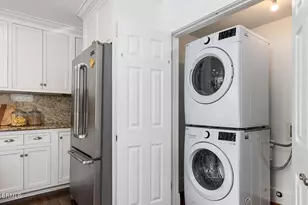 261 S Allen Ave, Pasadena, CA 91106 - Photo 18