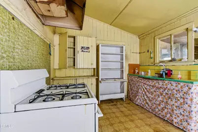 1028 S Gage Avenue, Los Angeles, CA 90023 - Photo 4