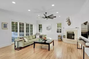1929 Lyans Dr, La Canada Flintridge, CA 91011 - Photo 16