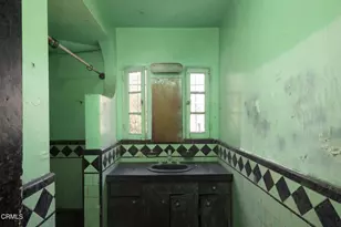 4523 W 18th St, Los Angeles, CA 90019 - Photo 10