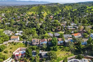 4304 Saltillo St, Los Angeles, CA 91364 - Photo 12