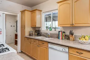 1823 Jones Ave, Los Angeles, CA 90032 - Photo 16