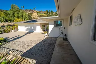 2460 Las Positas Rd, Glendale, CA 91208 - Photo 32