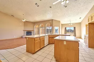 7176 Cataba Rd, Oak Hills, CA 92344 - Photo 40