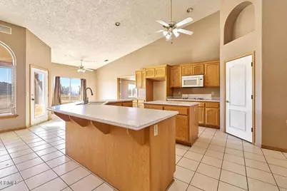 7176 Cataba Road, Oak Hills, CA 92344 - Photo 36