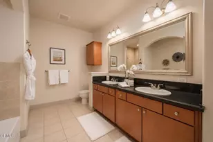 840 E Green St, Pasadena, CA 91101 - Photo 16