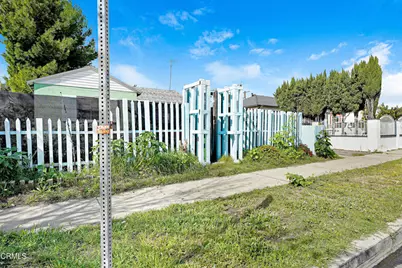 7227 Camellia Avenue, Los Angeles, CA 91605 - Photo 4