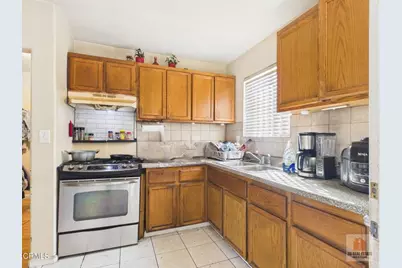 524 W Almond Street, Compton, CA 90220 - Photo 8
