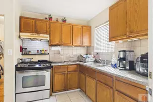 524 W Almond St, Compton, CA 90220 - Photo 8