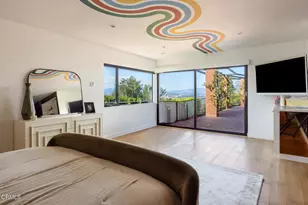 14593 Deervale Pl, Sherman Oaks, CA 91403 - Photo 18