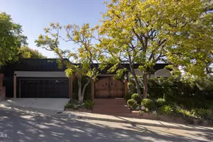 14593 Deervale Pl, Sherman Oaks, CA 91403 - Photo 2