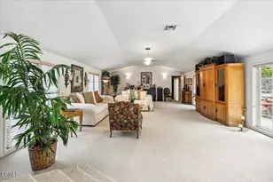 4959 Brewster Dr, Los Angeles, CA 91356 - Photo 34