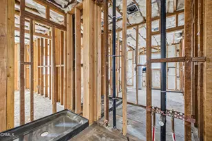 1042 W 62nd St, Los Angeles, CA 90044 - Photo 8