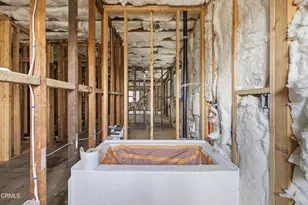 1042 W 62nd St, Los Angeles, CA 90044 - Photo 10