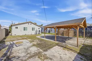 1042 W 62nd St, Los Angeles, CA 90044 - Photo 16