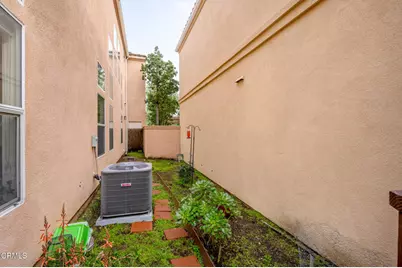 925 Calle La Primavera, Glendale, CA 91208 - Photo 38