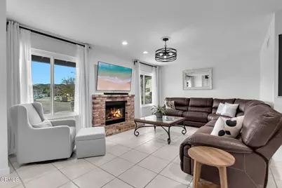 27800 Parkvale Drive, Santa Clarita, CA 91350 - Photo 6