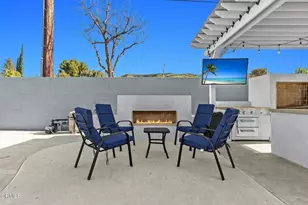 27800 Parkvale Dr, Santa Clarita, CA 91350 - Photo 46