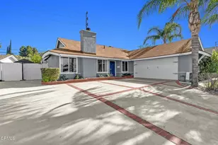 27800 Parkvale Dr, Santa Clarita, CA 91350 - Photo 4