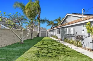 27800 Parkvale Dr, Santa Clarita, CA 91350 - Photo 38