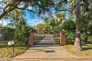 1277 Rubio St, Altadena, CA 91001 - Photo 1