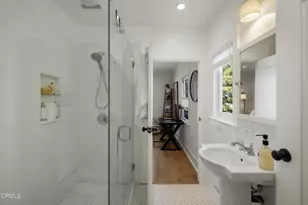 930 N Catalina Ave, Pasadena, CA 91104 - Photo 24