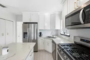 3233 Community Ave, La Crescenta, CA 91214 - Photo 12