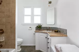 900 Dolores Dr, Altadena, CA 91001 - Photo 22