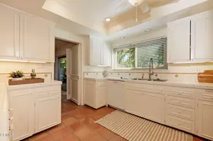 1255 S Orange Grove Blvd, Pasadena, CA 91105 - Photo 18