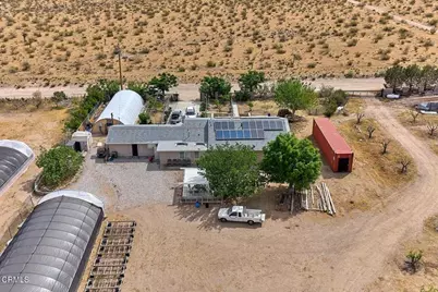 9494 Baker Road, Lucerne Valley, CA 92356 - Photo 10