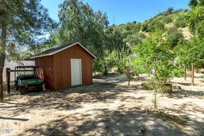 11461 Riverwood Drive, Sunland, CA 91040 - Photo 32