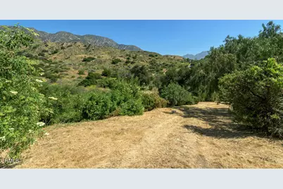 11461 Riverwood Drive, Sunland, CA 91040 - Photo 44