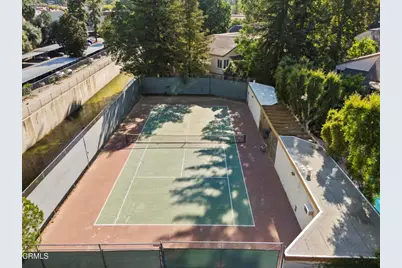22330 Victory Boulevard #401, Los Angeles, CA 91367 - Photo 6